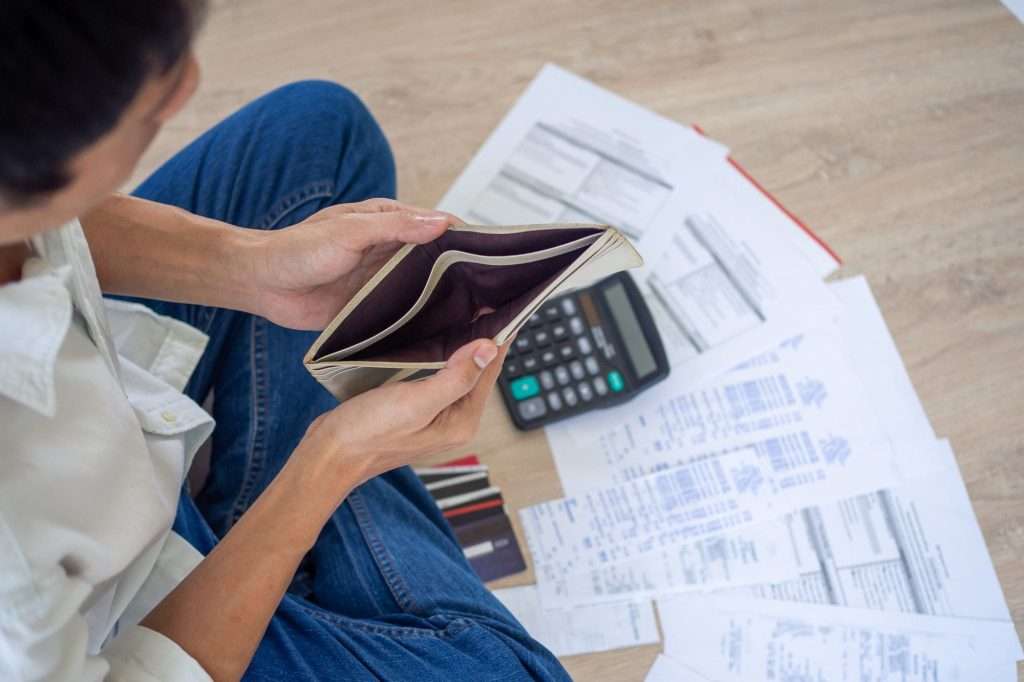 Como uma empresa de negociação de dívidas pode me ajudar?